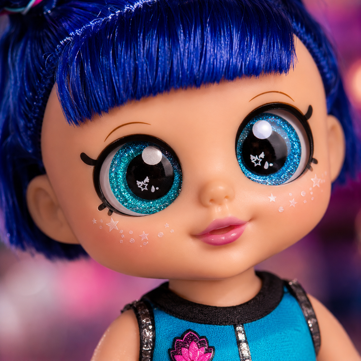 K-Pop SuperStar Mini: Singing Chibi Edition – Collectible Idol Figure + FREE Surprise Gift Box!